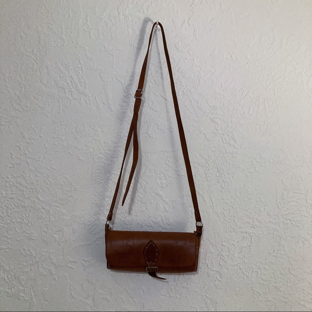 100% Brown Leather Cross-body Barrel Bag